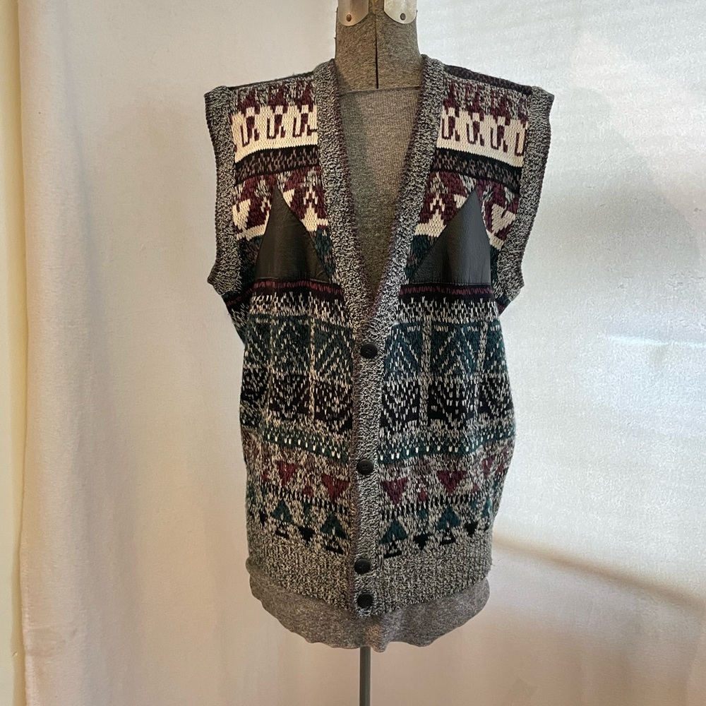 Vintage Impact long sweater vest with leather accents - Picture 4 of 7